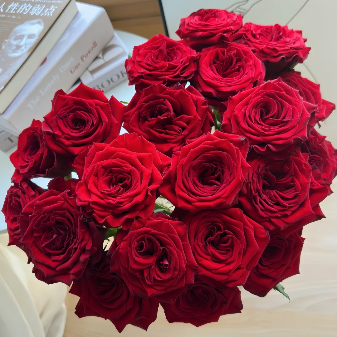 Mayra 's Rose Red
